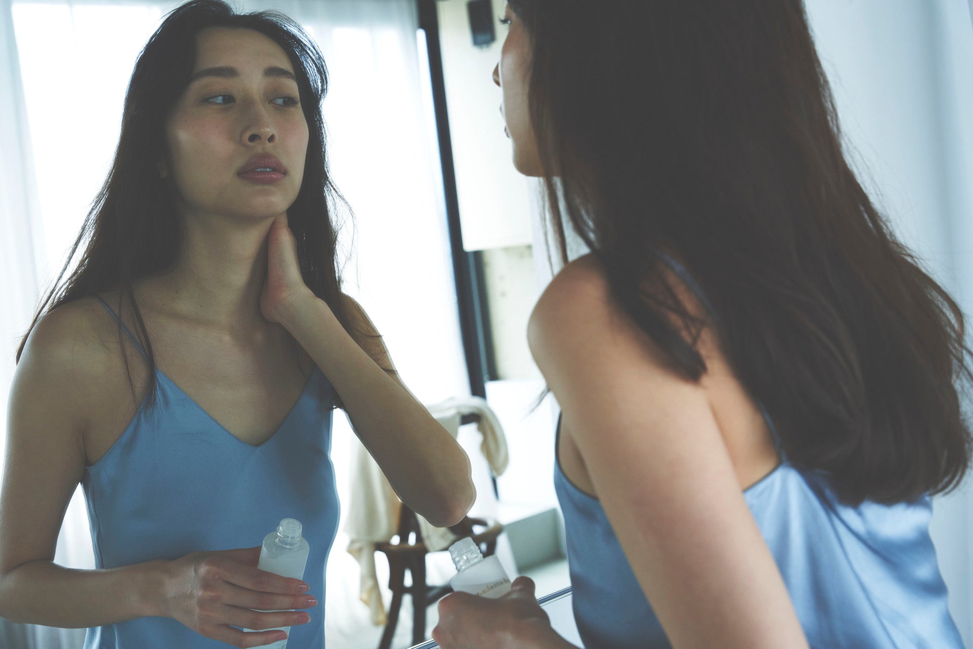 Page 2. ダメージでやせゆく素肌の凹みを、毎日しっかり埋める。